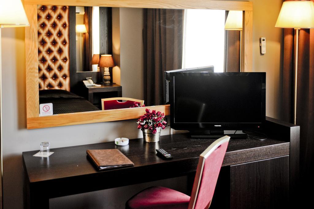 Hotel Doro City Tirana Quarto foto
