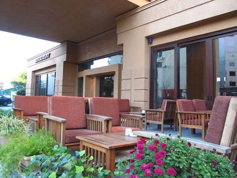 Hotel Doro City Tirana Exterior foto