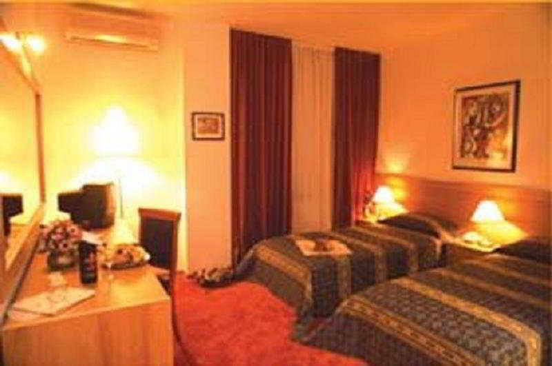 Hotel Doro City Tirana Exterior foto