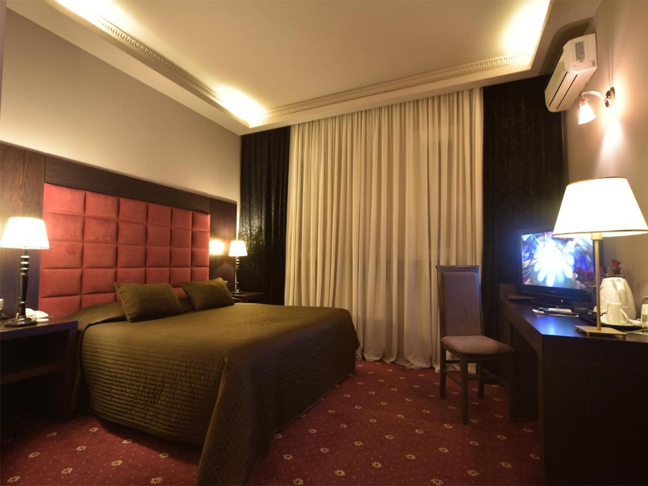Hotel Doro City Tirana Exterior foto